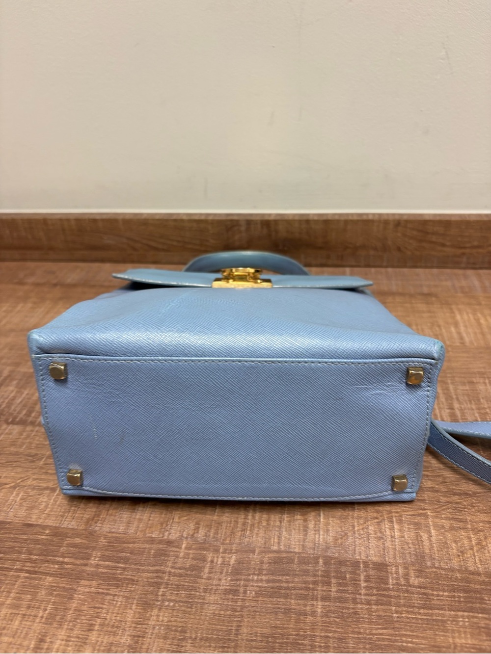 Salvatore Ferragamo Gancini Saffiano leather Top-Handle Shoulder bag with COA - Picture 5 of 10